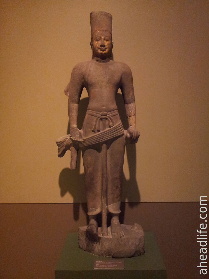 Статуя Вишну (Национальный музей в Бангкоке)