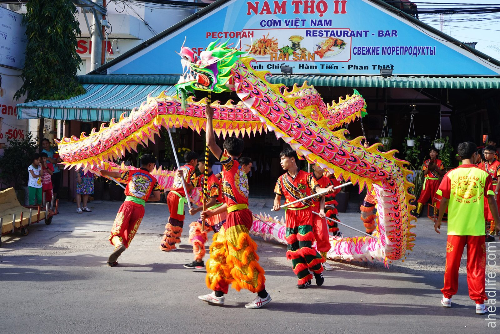 Танец Дракона Вьетнамский Новый год Тет
