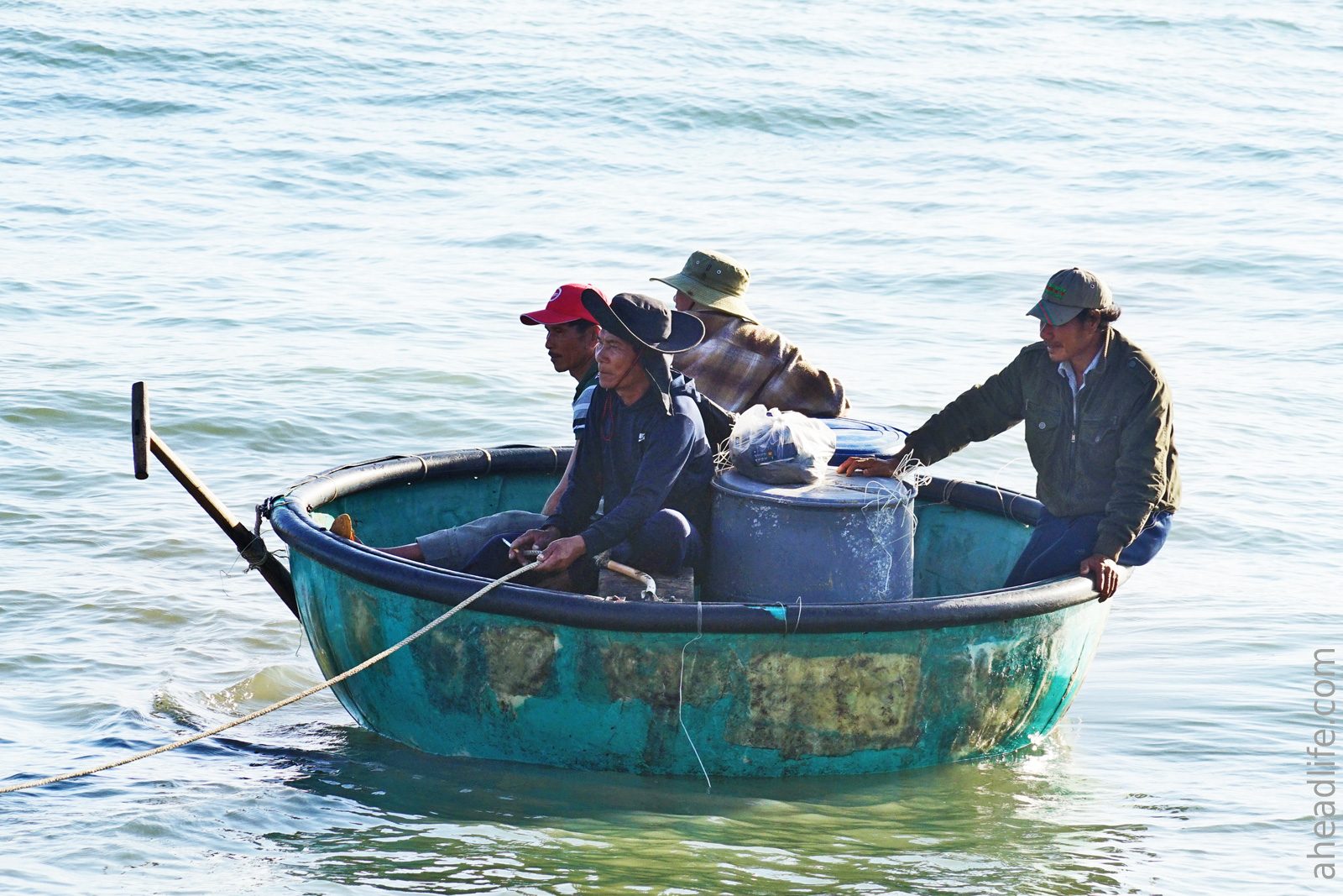Вьетнамские круглые лодки Тхунг Чай
