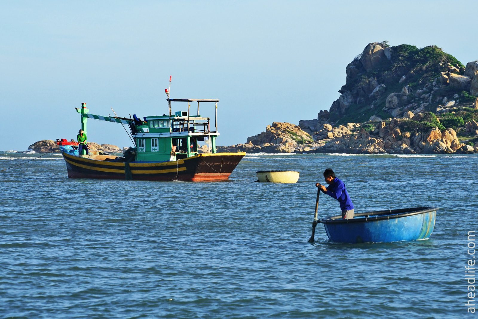 Вьетнамские круглые лодки Тхунг Чай